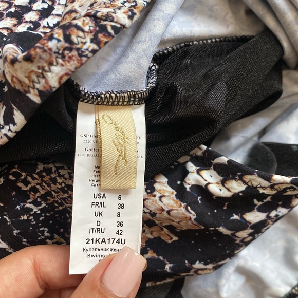 Gottex Kalahari One Piece Tummy Control Swimsuit size - Picture 4 of 6